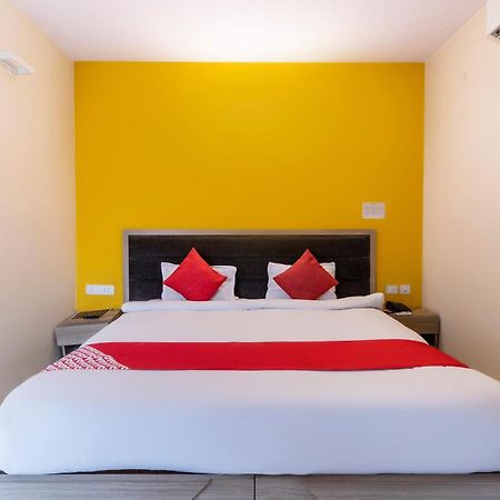 Hotel O Golden Inn Near Cubbon Park Bangalore Exteriör bild