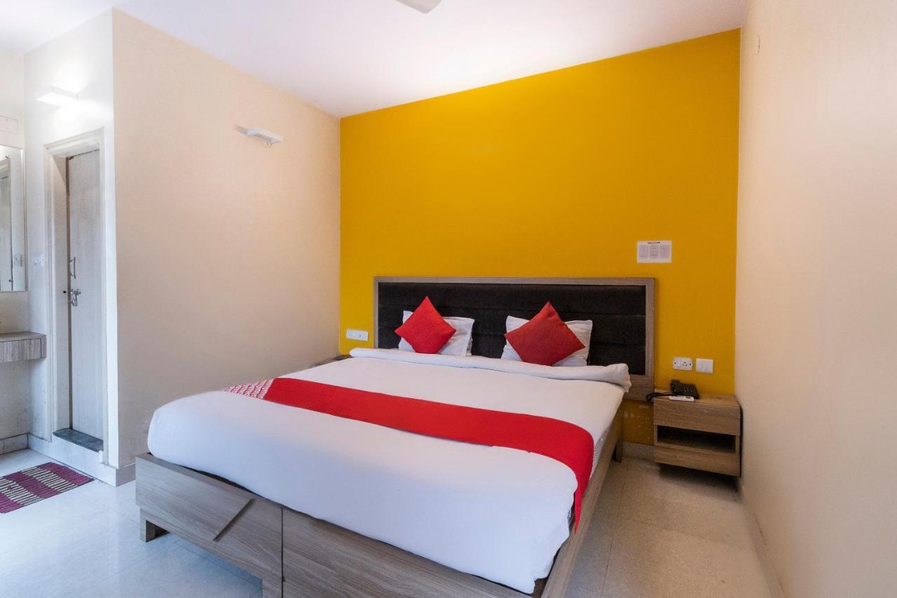 Hotel O Golden Inn Near Cubbon Park Bangalore Exteriör bild