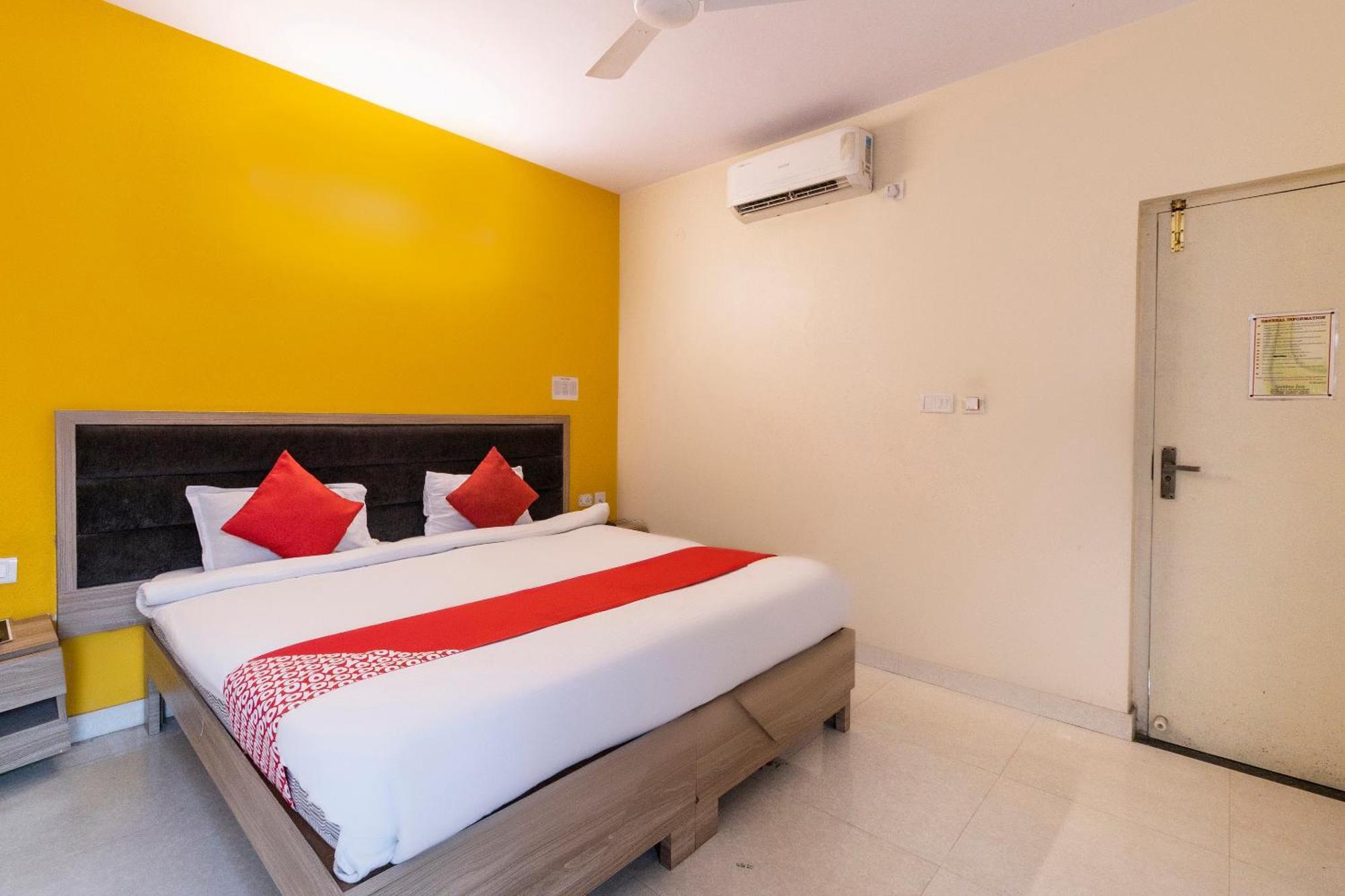 Hotel O Golden Inn Near Cubbon Park Bangalore Exteriör bild