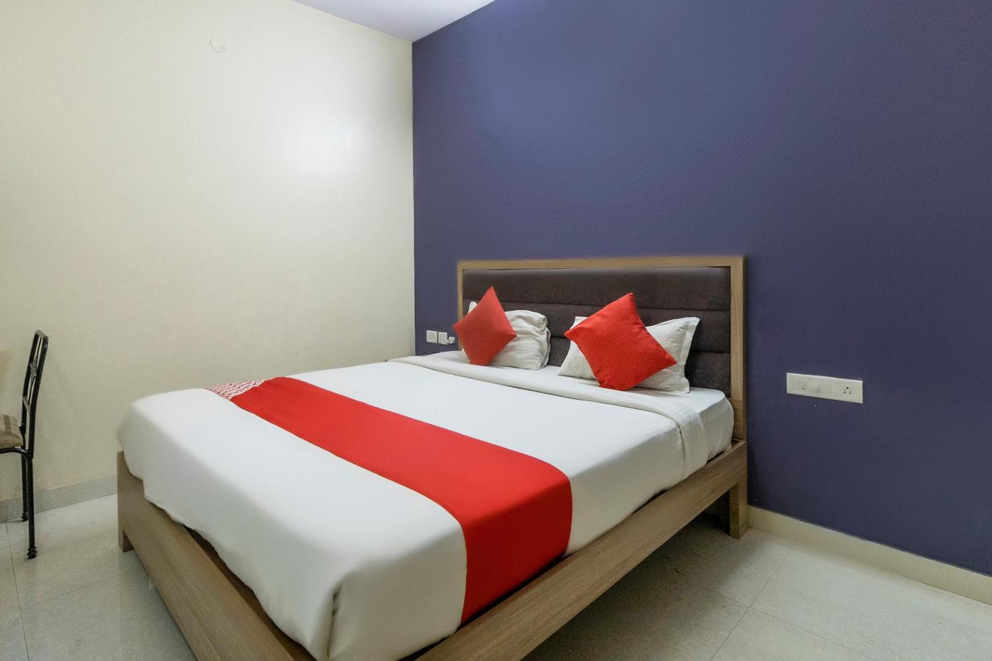 Hotel O Golden Inn Near Cubbon Park Bangalore Exteriör bild